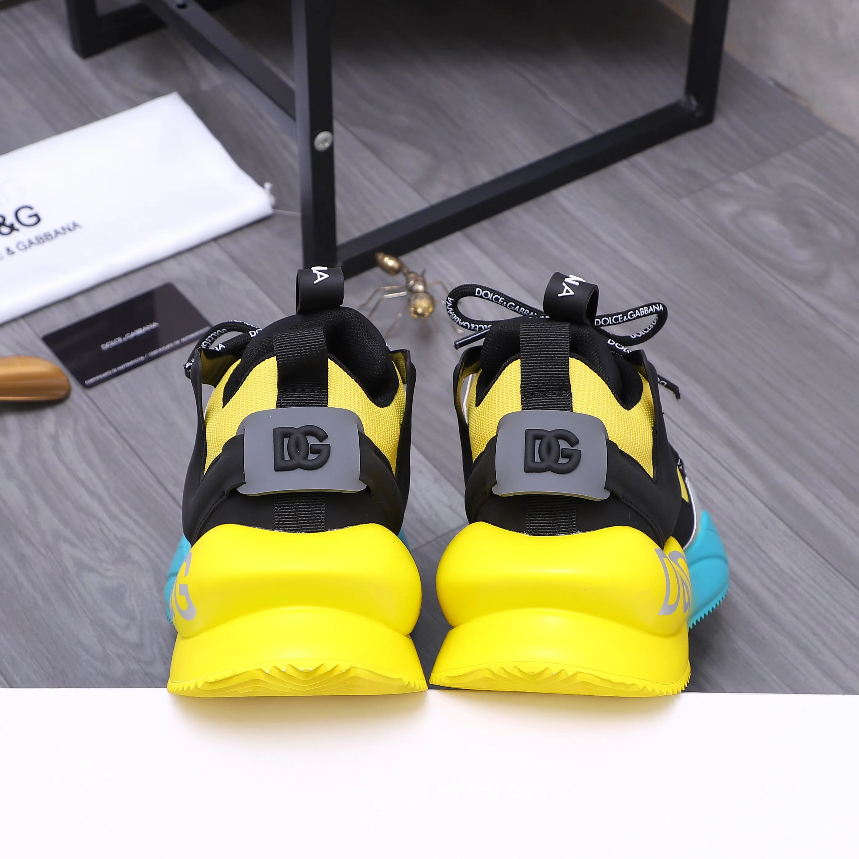 Men's shoes 💰540 Product trademark: DG (Dolce & Gabbana) couple's casual shoes Regular size: 36-46 Product materials: Selected fly woven breathable upper, mesh lining, cowhide insole, original outsole